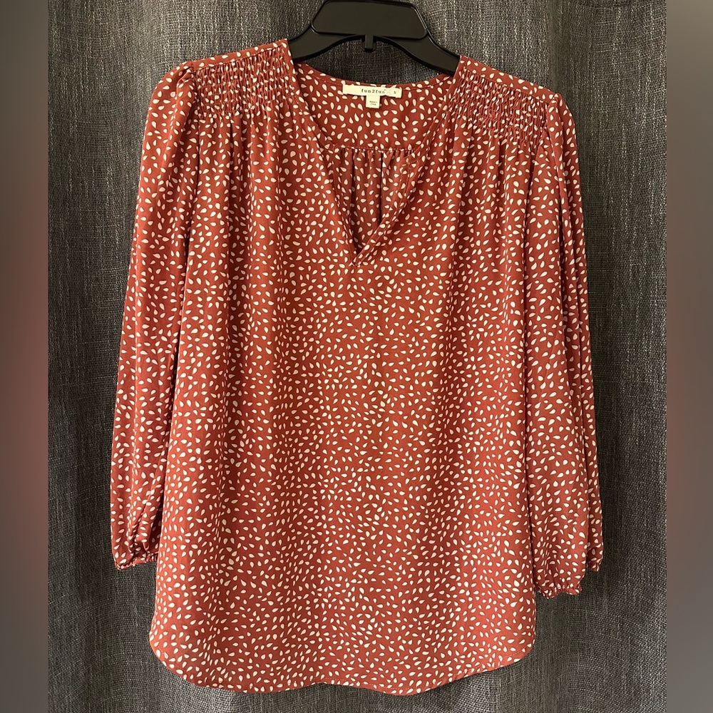 Fun2Fun Top SMALL 3/4 sleeve pinkish brown color w white flecks